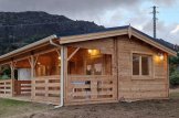 Chalet en bois habitable avec terrasse AMELIA (Isolé RE2020, 44+44 mm), 32 m² + 20 m² customer 1
