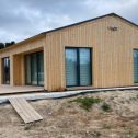 Un havre de confort : une maison familiale en bois à Leiria, Portugal