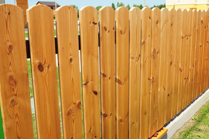 avez-la-possibilité-d’installer-une-clôture-qui-mettra-votre-chalet-habitable-à-l’abri-des-regards-indiscrets11204