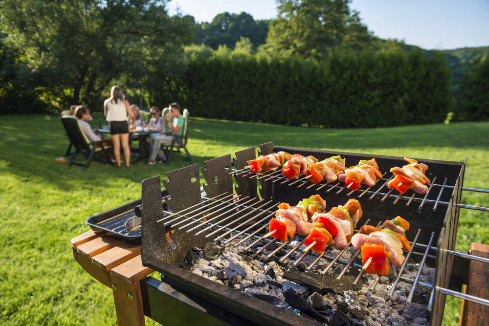 Comment bien choisir le BBQ de votre abri de jardin