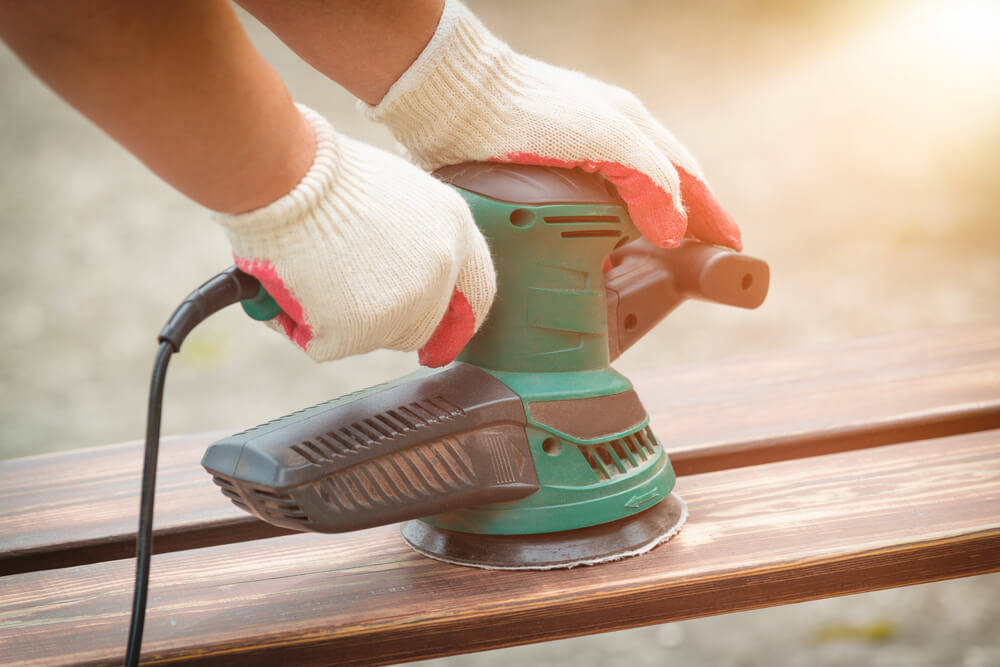 vous-devez-aussi-avoir-une-ponceuse-dans-votre-garage-en-bois05215