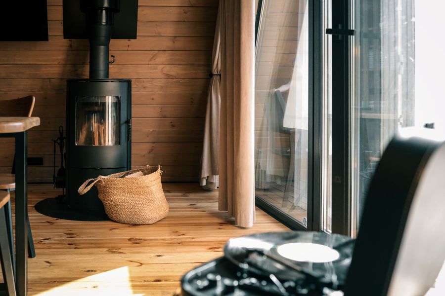 isolation-abri-de-jardin-en-bois-pour-un-confort-annuel