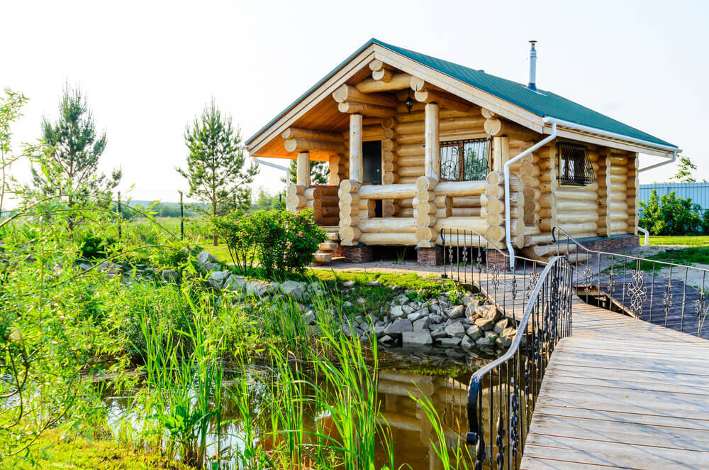 Pour-construire-un-petit-chalet-en-utilisant-cette-technique,-c’est-le-chêne-qui-est-le-plus-souvent-utilisé05223