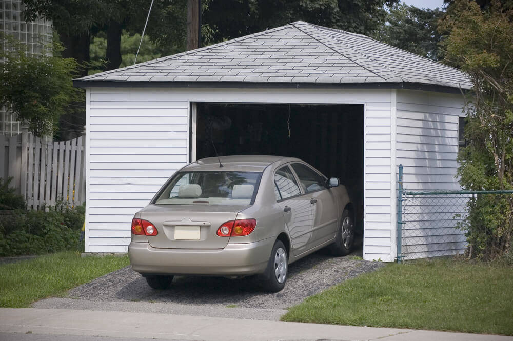 Un-garage-en-bois-possède-de-nombreux-avantages07265
